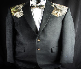 Black Ultrasuede Sport Coat with New Mossy Oak Breakup ® Yoke