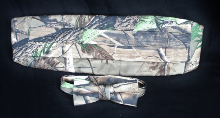 Camo Cummerbund Set l Cummerbund and Bow Tie Set- Realtree AP